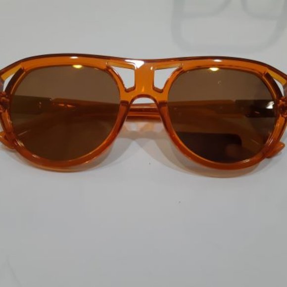 Diesel Unisex Sunglasses - Picture 5 of 7